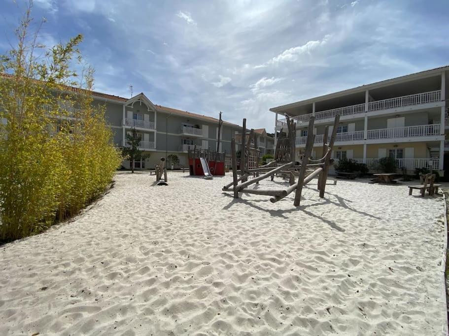 Maison Typee Arcachonnaise Avec Piscine Commune La Teste-de-Buch Eksteriør billede